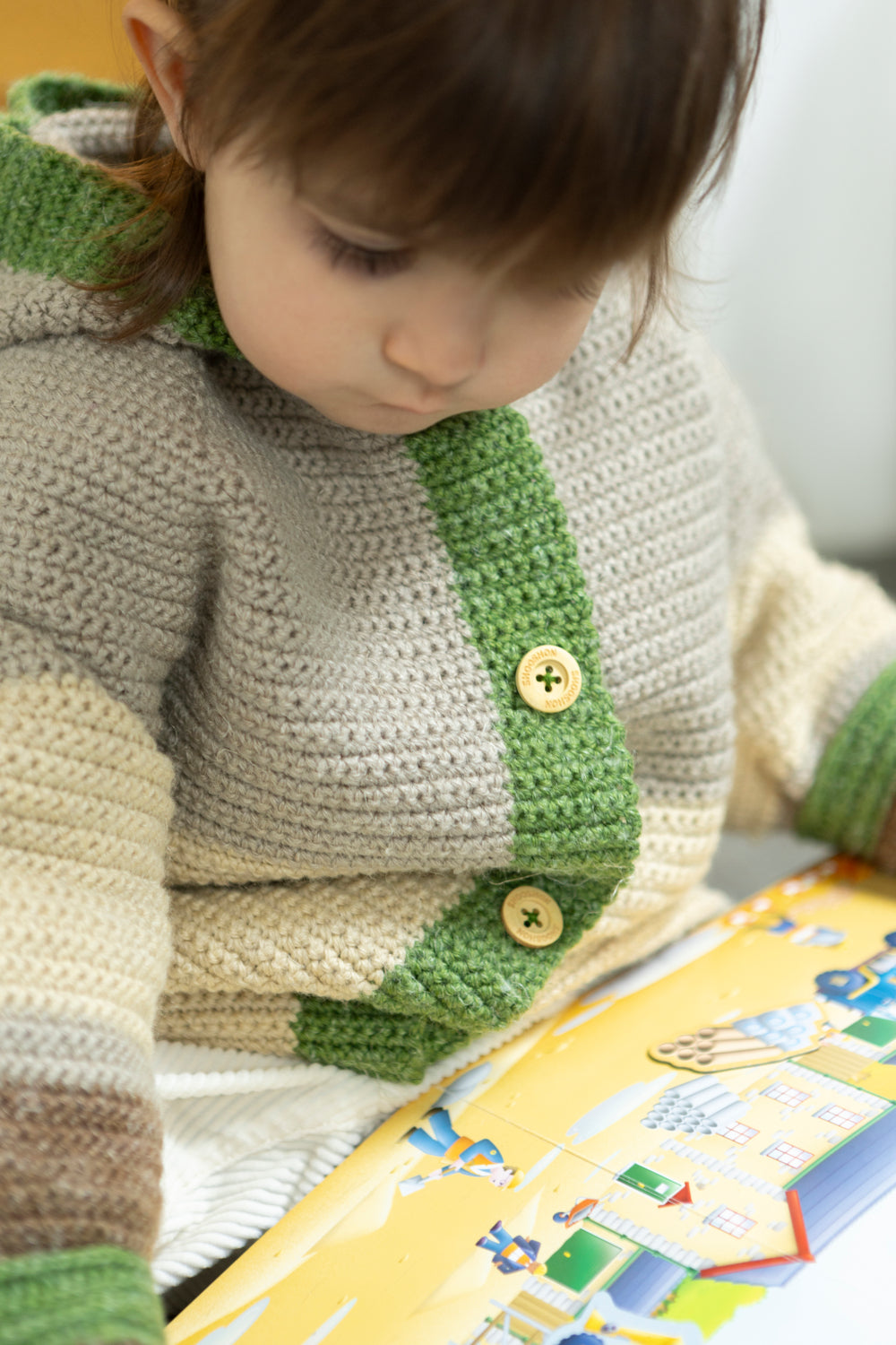 Forest Patch Wool & Lenin Cardigan / Jacket in Hazelwood Green